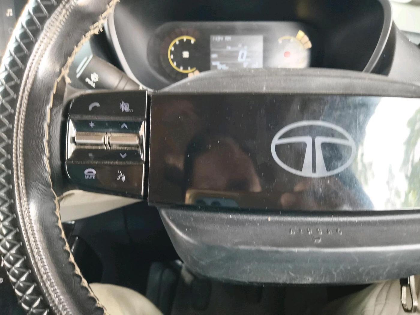 2023 Tata NEXON PURE SUNROOF 1.2 PETROL, Petrol, Manual, 49,437 km, interior