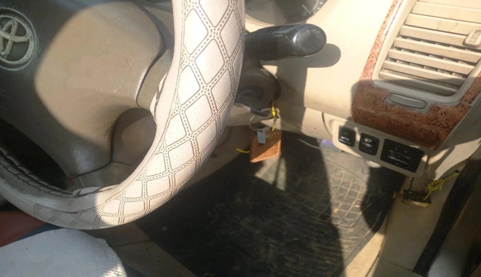 2008 Toyota Innova 2.5 G2, Diesel, Manual, 3,45,373 km, interior