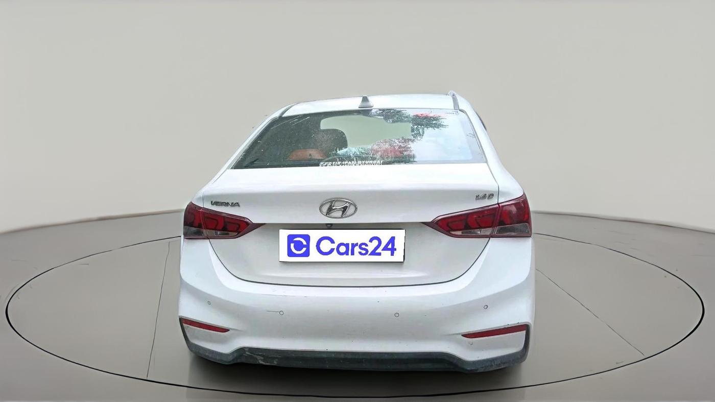 2018 Hyundai Verna 1.6 CRDI SX + AT, Diesel, Automatic, 1,36,375 km, exterior