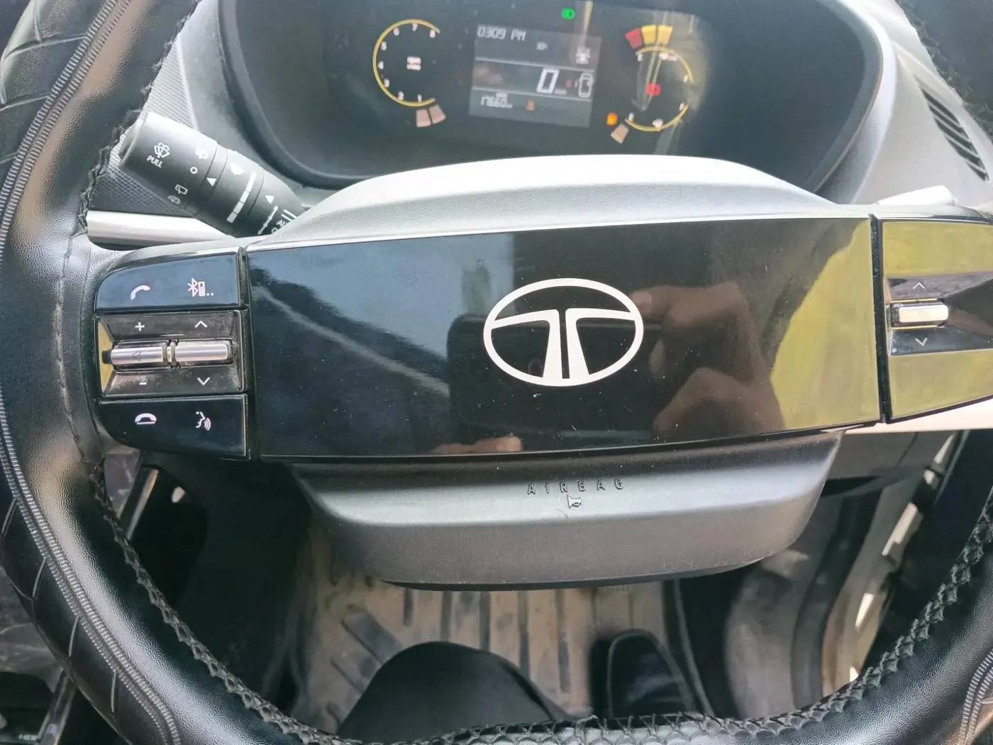 2025 Tata NEXON Creative Plus S CNG, CNG, Manual, 17,660 km, interior