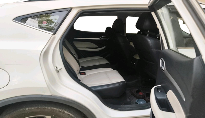 2023 MG ASTOR SHARP 1.5 MT, Petrol, Manual, 26,513 km, interior