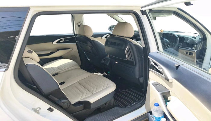 2023 KIA CARENS LUXURY PLUS IMT 1.5 DIESEL IMT, Diesel, Manual, 22,340 km, interior