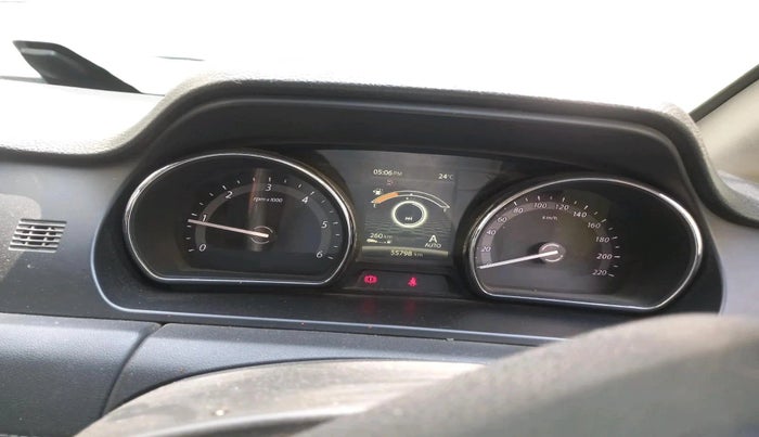 2017 Tata Hexa XT 4X2 6 STR, Diesel, Manual, 55,798 km, interior