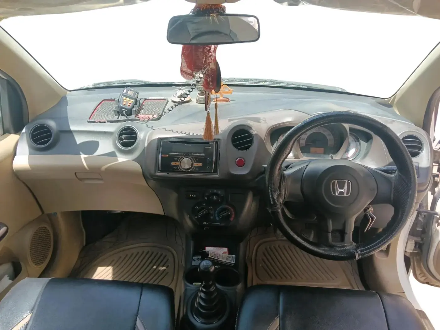 2013 Honda Brio EX MT, Petrol, Manual, 54,013 km, interior