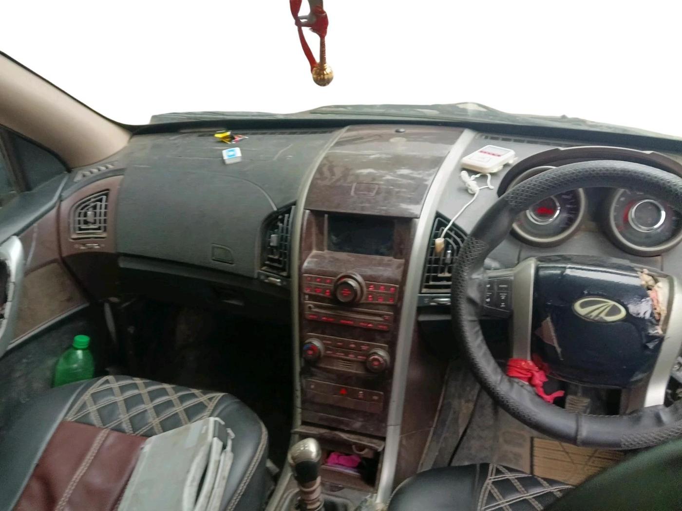 2012 Mahindra XUV500 W4, Diesel, Manual, 1,53,716 km, interior