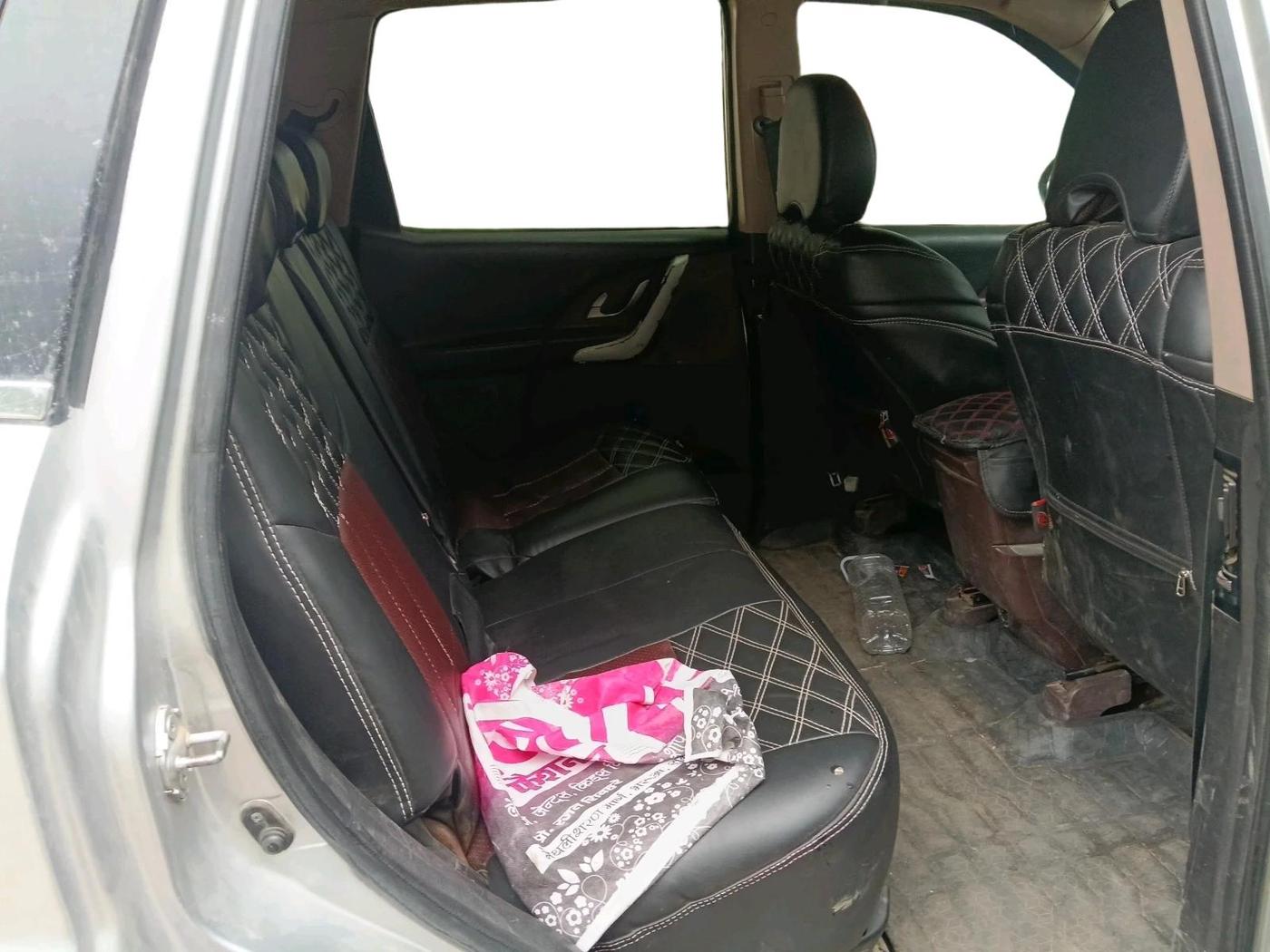 2012 Mahindra XUV500 W4, Diesel, Manual, 1,53,716 km, interior
