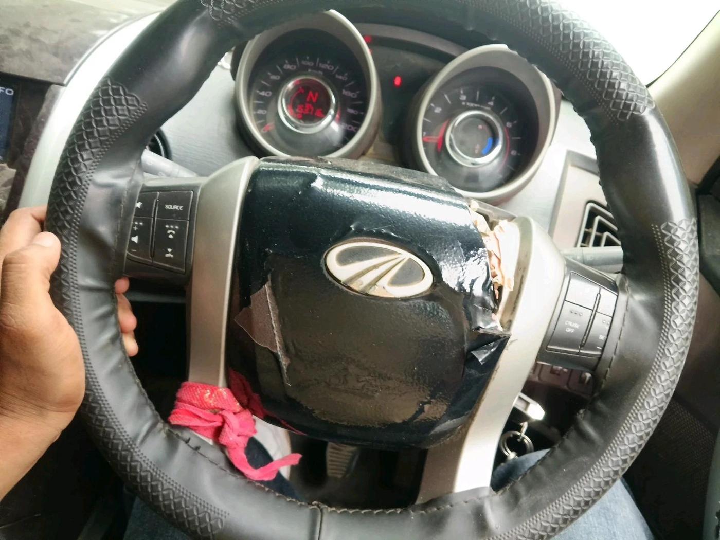 2012 Mahindra XUV500 W4, Diesel, Manual, 1,53,716 km, interior