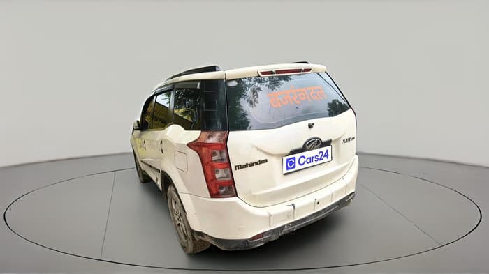 2015 Mahindra XUV500 W8, Diesel, Manual, 99,999 km, exterior