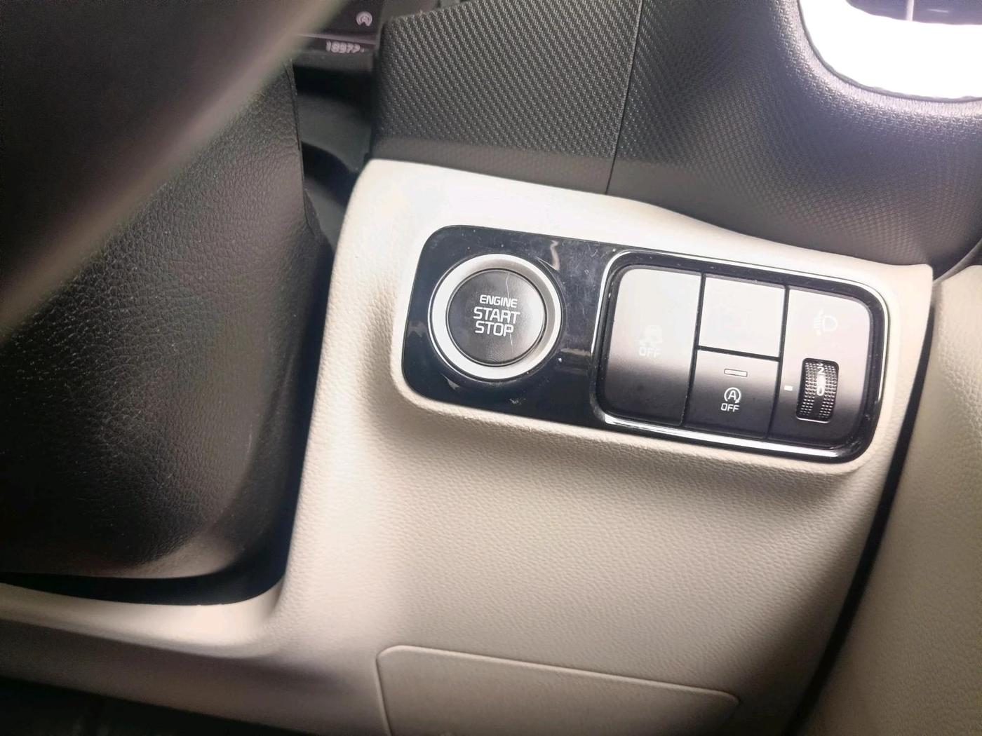 2023 KIA SONET HTX 1.5D IMT, Diesel, Manual, 18,972 km, interior