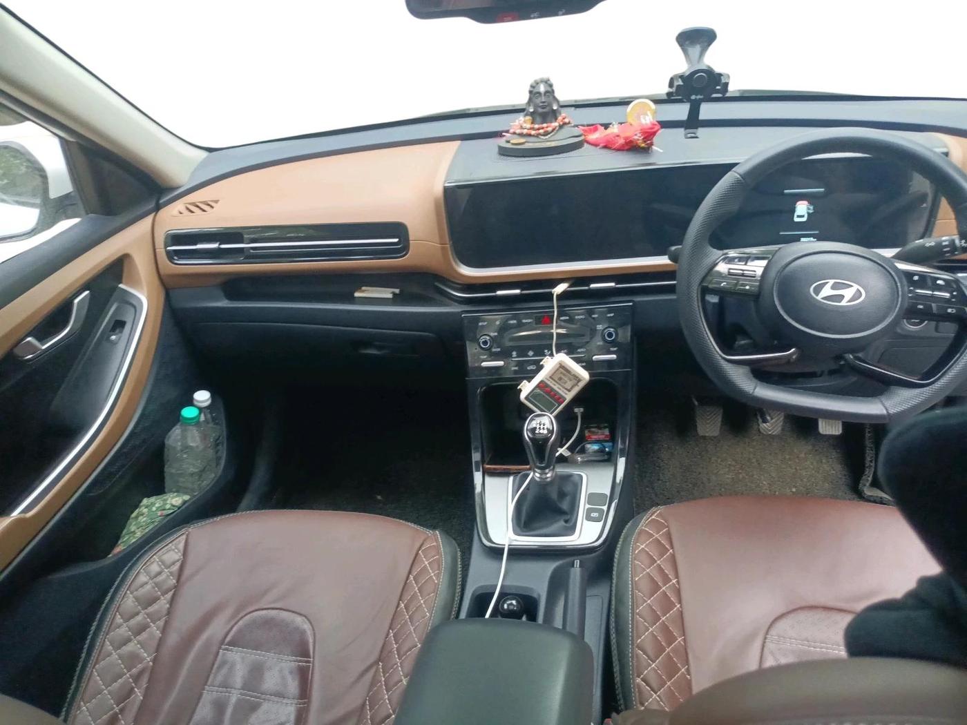 2024 Hyundai ALCAZAR PRESTIGE 1.5 TURBO PETROL MT 7STR, Petrol, Manual, 33,217 km, interior