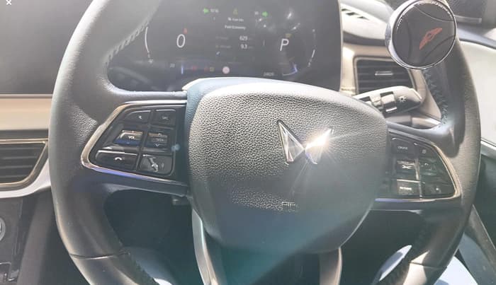 2024 Mahindra XUV700 AX 7 LUXURY D AT 7 STR, Diesel, Automatic, 24,826 km, interior