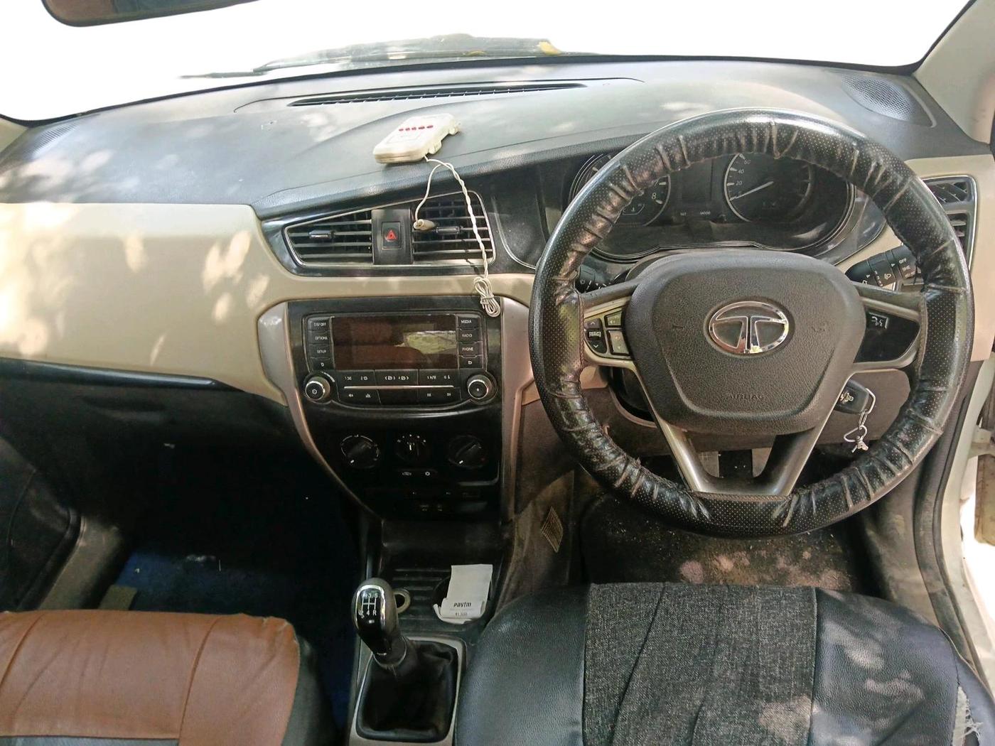 2018 Tata Zest XMS PETROL, Petrol, Manual, 1,09,948 km, interior