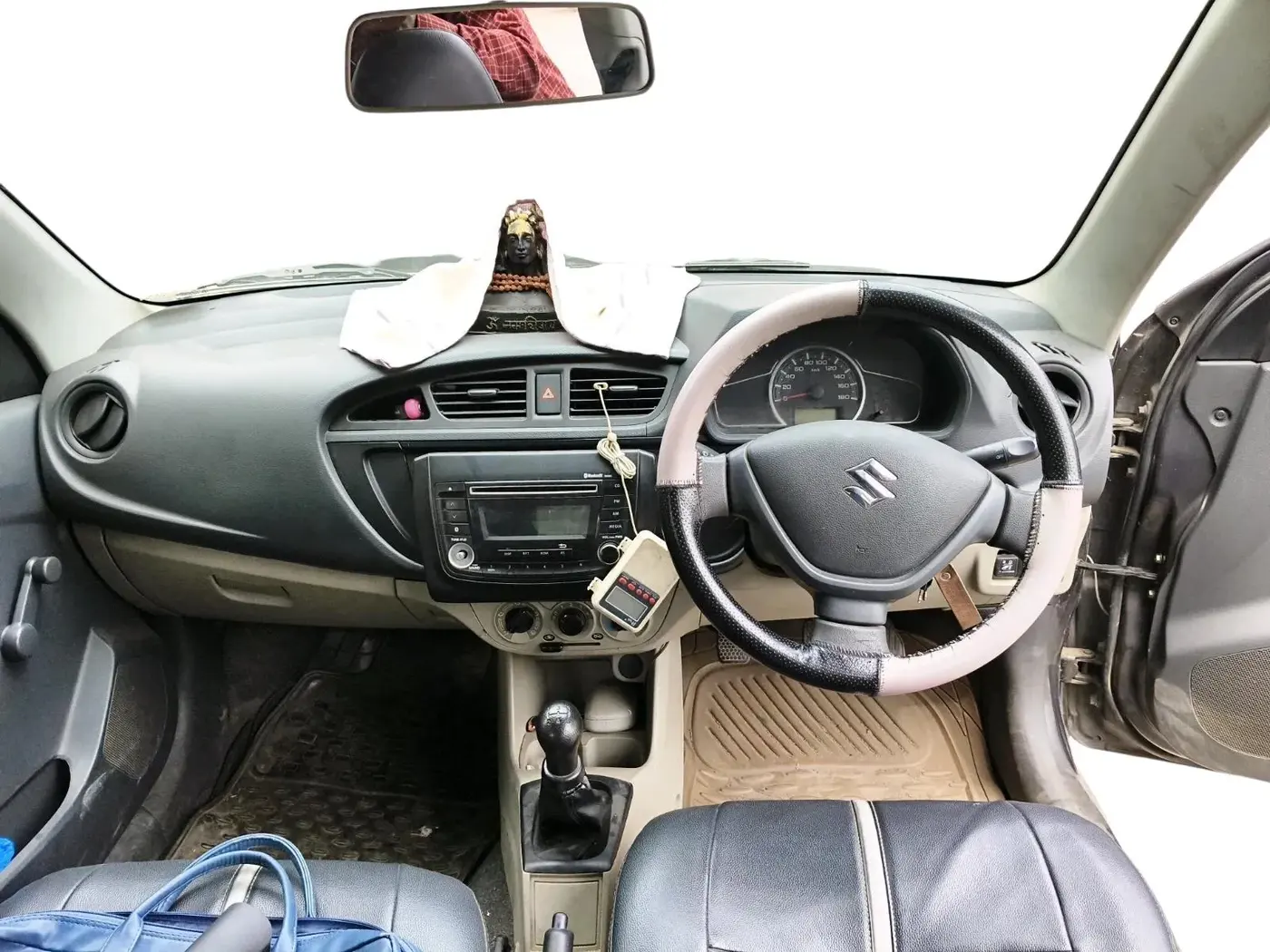2016 Maruti Alto K10 LXI, CNG, Manual, 15,00,000 km, interior
