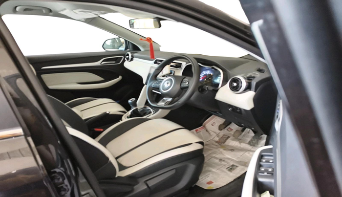 2024 MG ASTOR Shine 1.5 MT (Ivory), Petrol, Manual, 8,837 km, interior