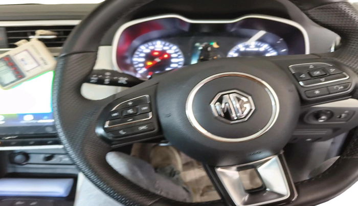 2024 MG ASTOR Shine 1.5 MT (Ivory), Petrol, Manual, 8,837 km, interior