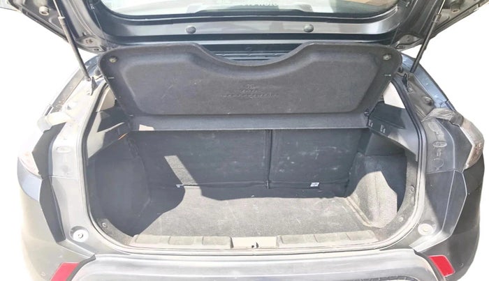 2018 Tata NEXON XZA PLUS DIESEL, Diesel, Automatic, 1,80,010 km, exterior