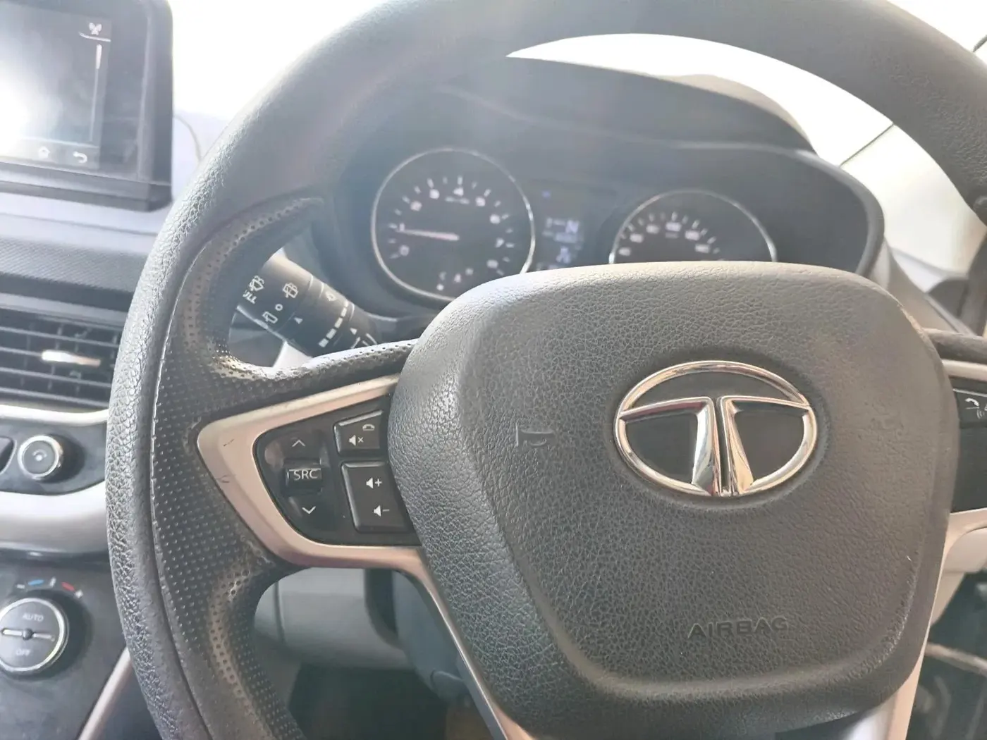 2018 Tata NEXON XZA PLUS DIESEL, Diesel, Automatic, 1,80,010 km, interior