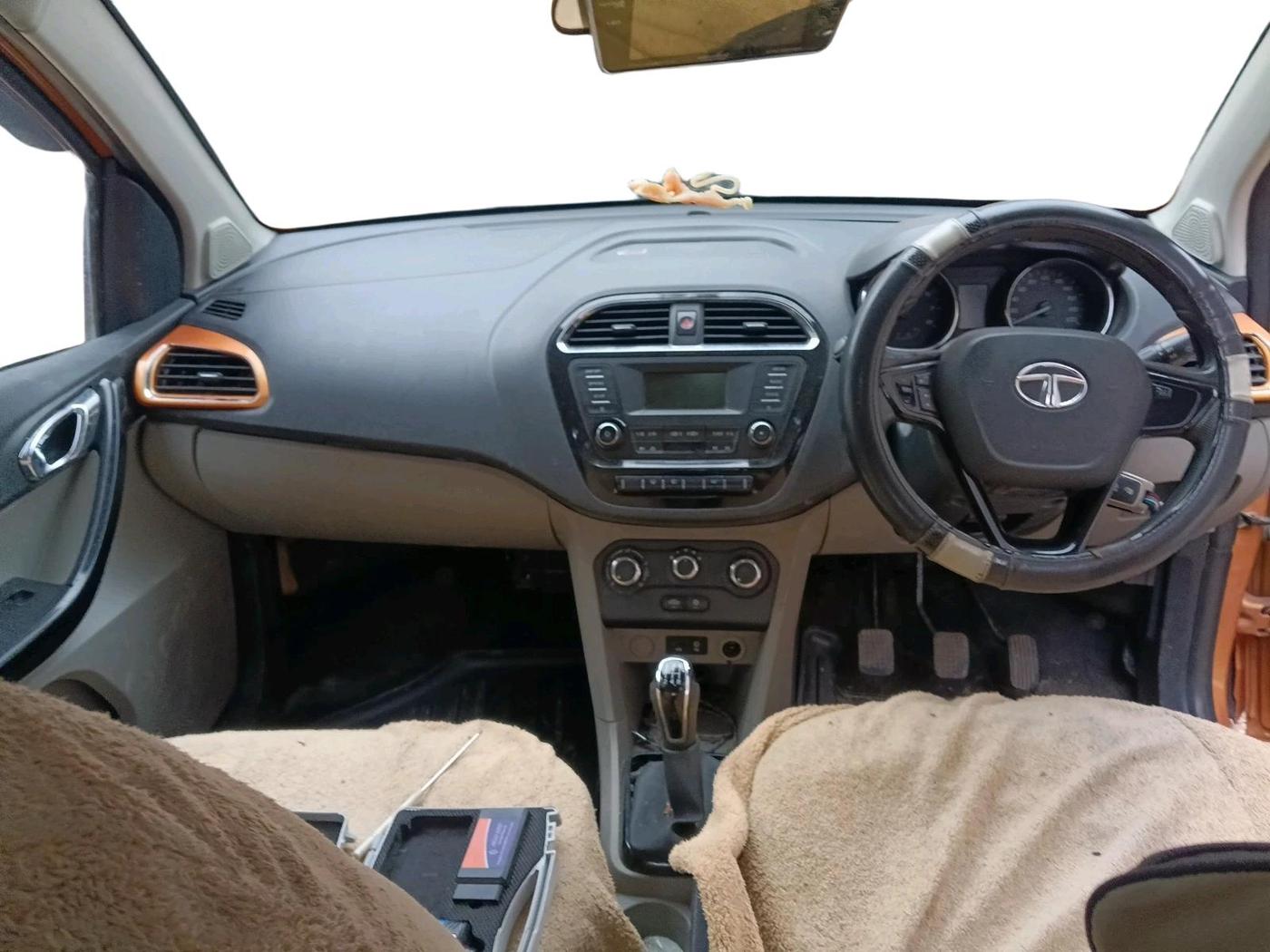 2018 Tata Tiago XZ PETROL, Petrol, Manual, 96,402 km, interior