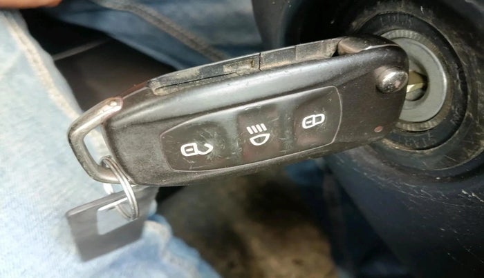 2022 Tata NEXON XM SUNROOF PETROL, Petrol, Manual, 61,412 km, interior