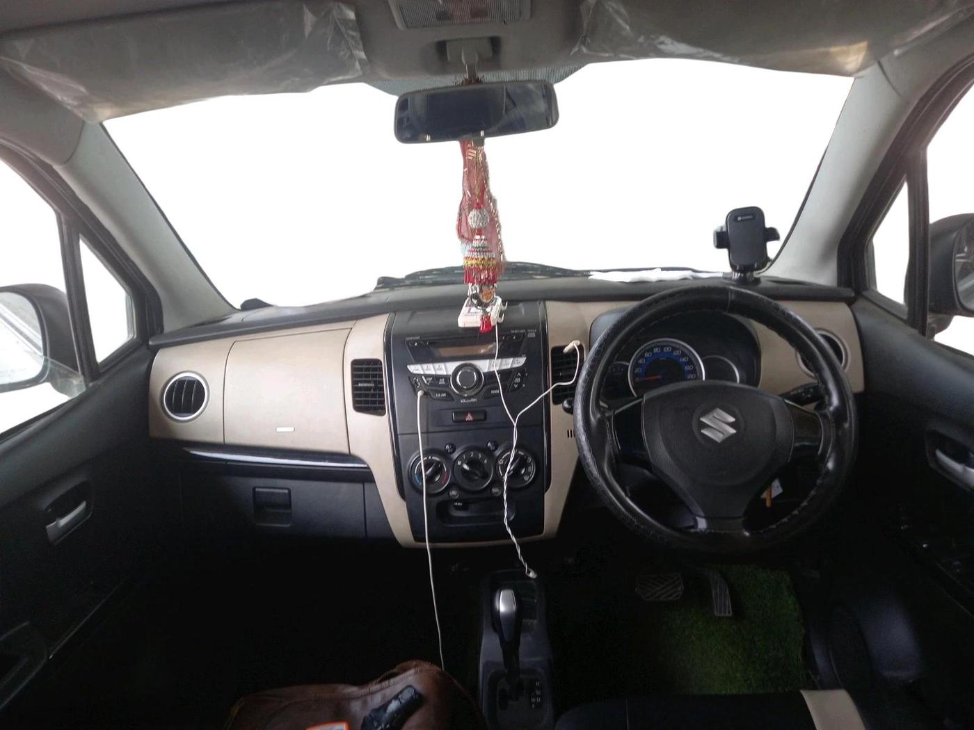 2017 Maruti Wagon R 1.0 VXI AMT, Petrol, Automatic, 27,675 km, interior