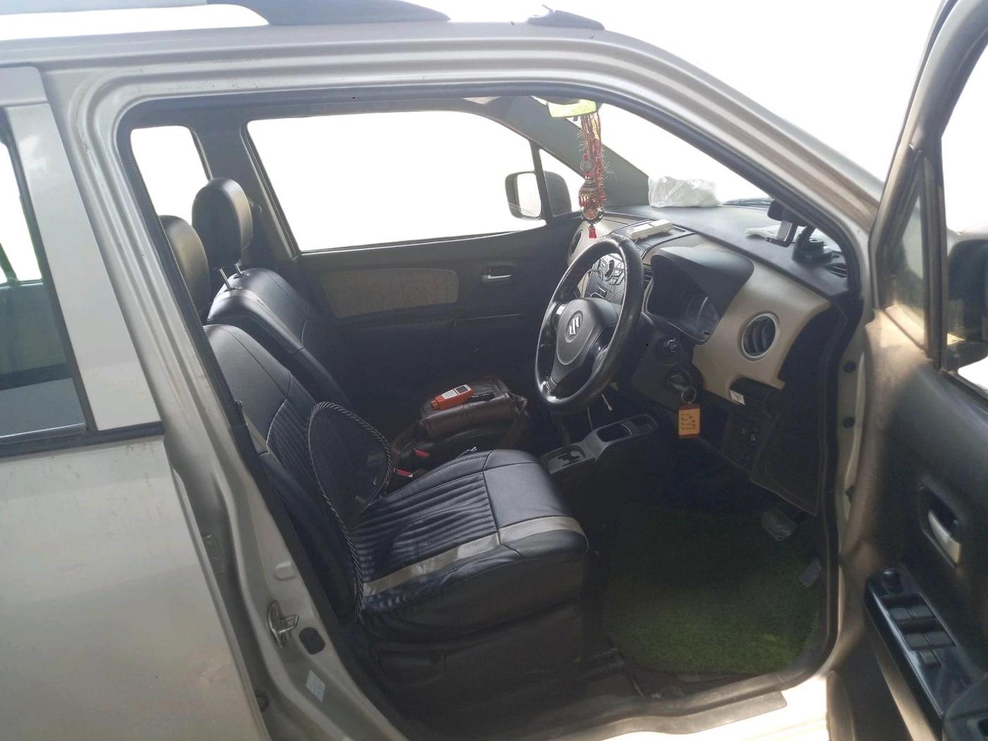 2017 Maruti Wagon R 1.0 VXI AMT, Petrol, Automatic, 27,675 km, interior