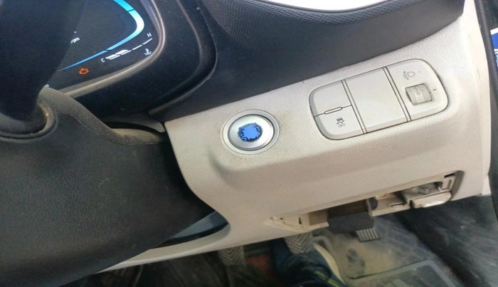 2022 Hyundai VENUE SX (O) 1.5 CRDI, Diesel, Manual, 1,22,166 km, interior