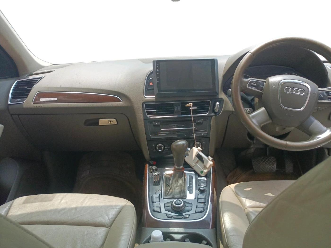 2012 Audi Q5 2.0 TDI QUATTRO, Diesel, Automatic, 1,52,425 km, interior