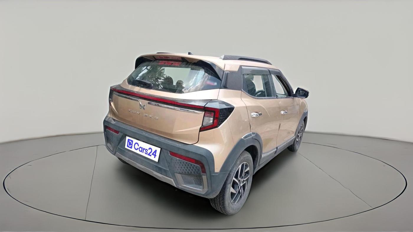 2024 Mahindra XUV 3XO AX5 1.5 Turbo Diesel, Diesel, Manual, 22,709 km, exterior