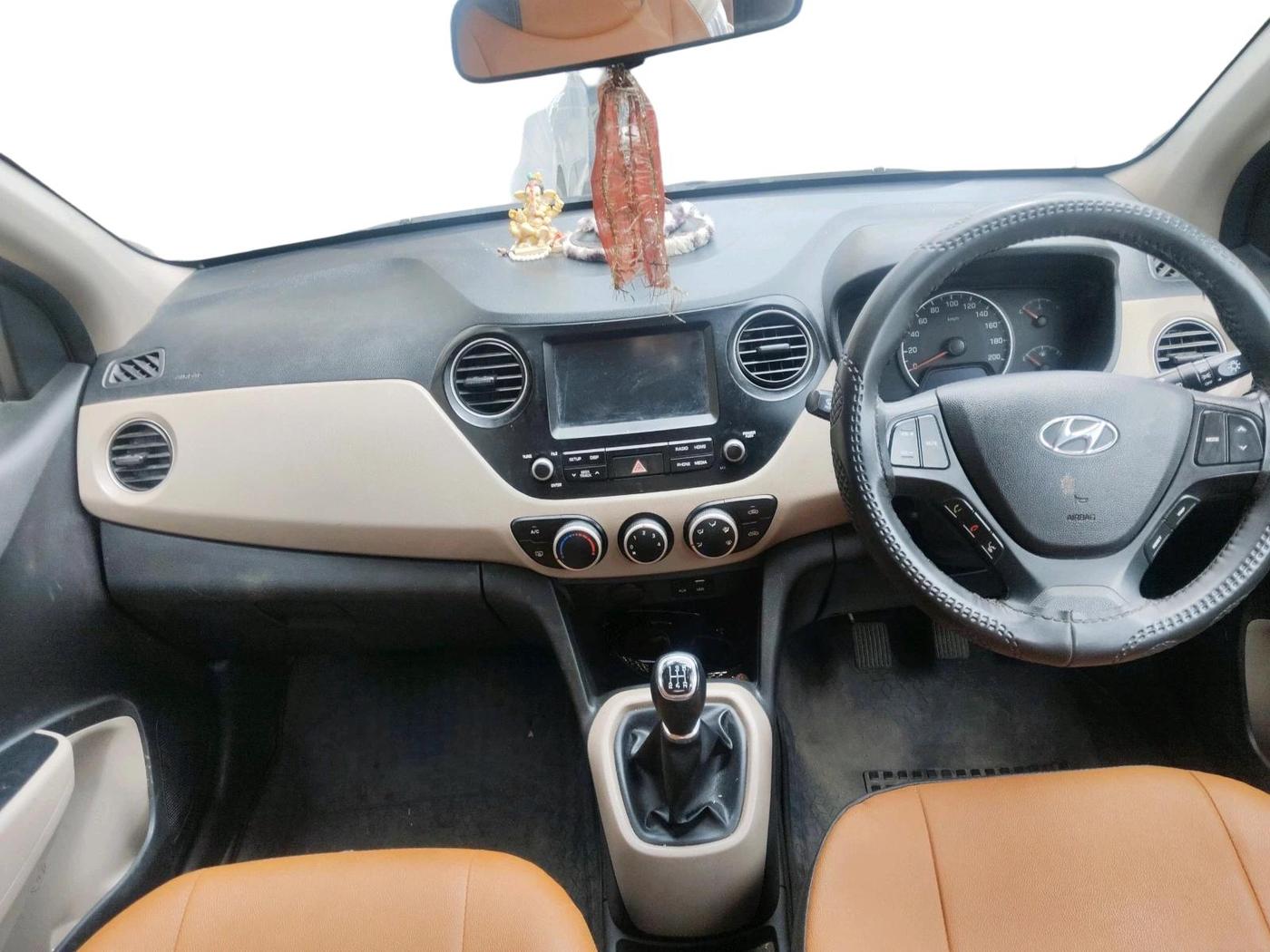 2017 Hyundai Grand i10 SPORTZ (O) 1.2 KAPPA VTVT, Petrol, Manual, 86,669 km, interior