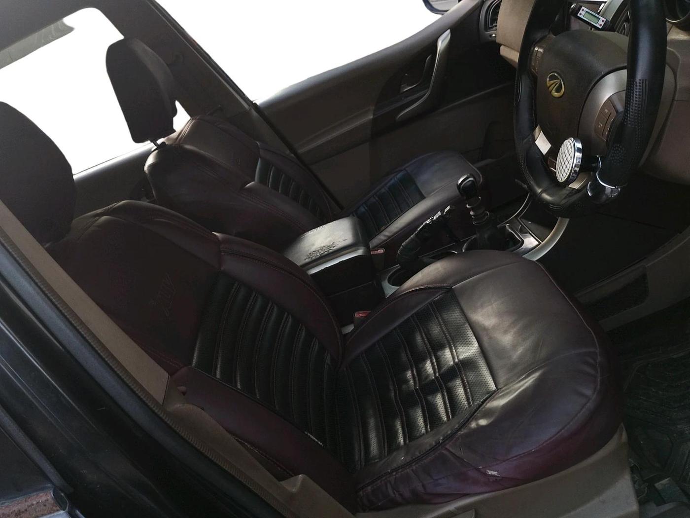 2014 Mahindra XUV500 W6, Diesel, Manual, 1,47,229 km, interior
