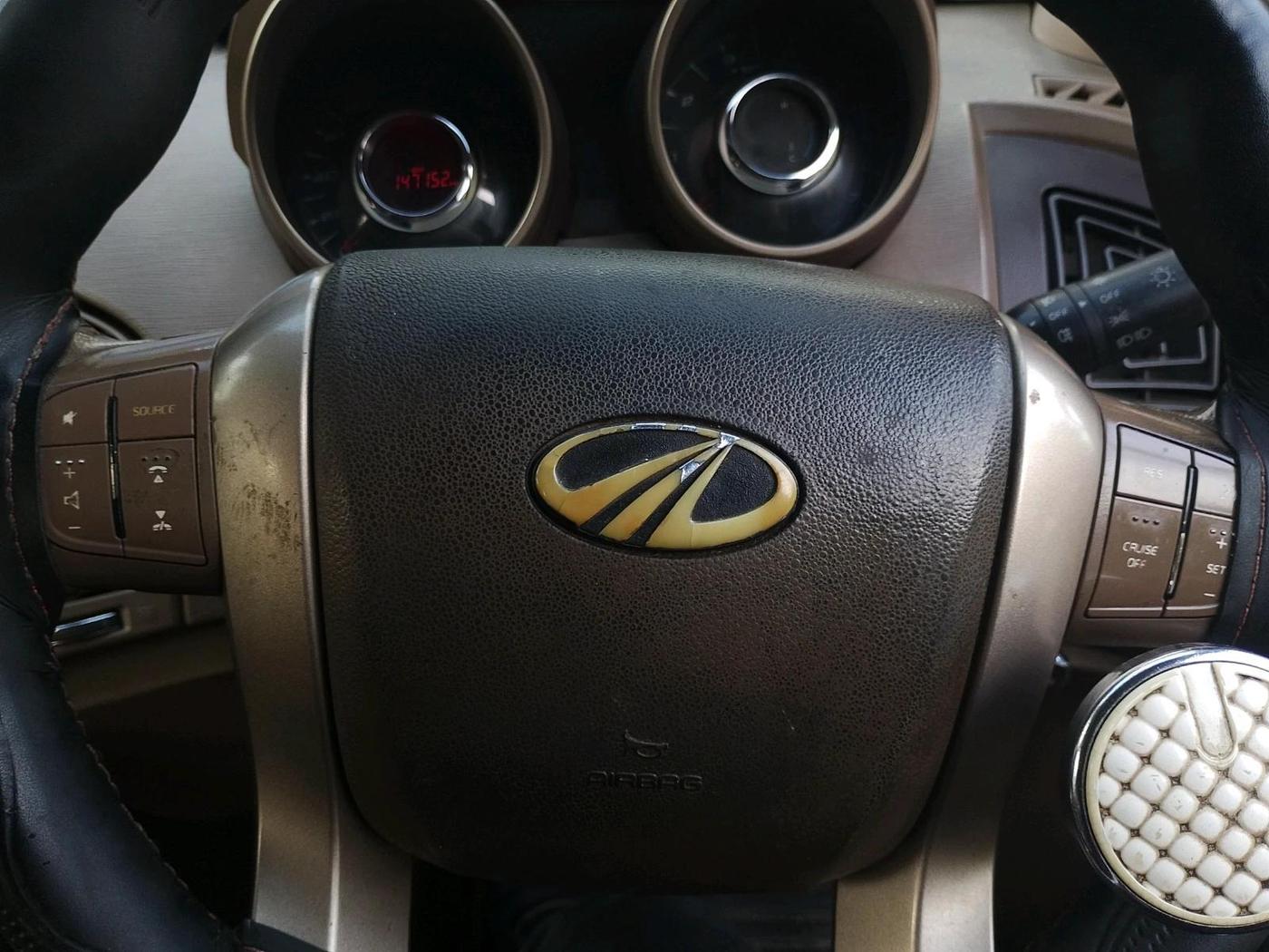 2014 Mahindra XUV500 W6, Diesel, Manual, 1,47,229 km, interior