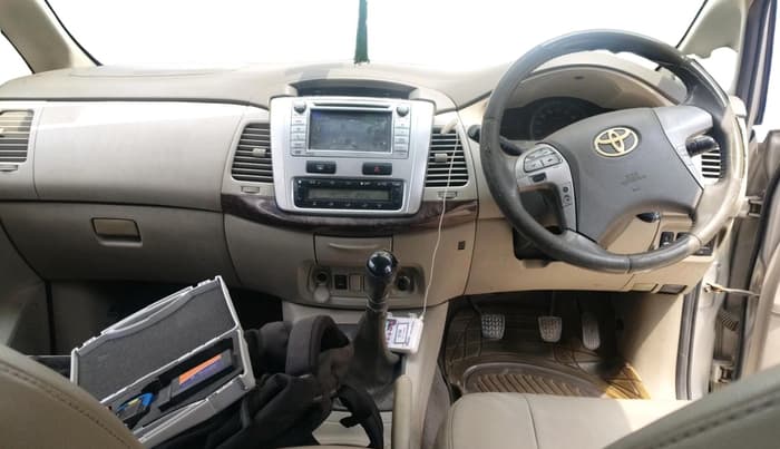 2013 Toyota Innova 2.5 VX 7 STR, Diesel, Manual, 1,02,905 km, interior