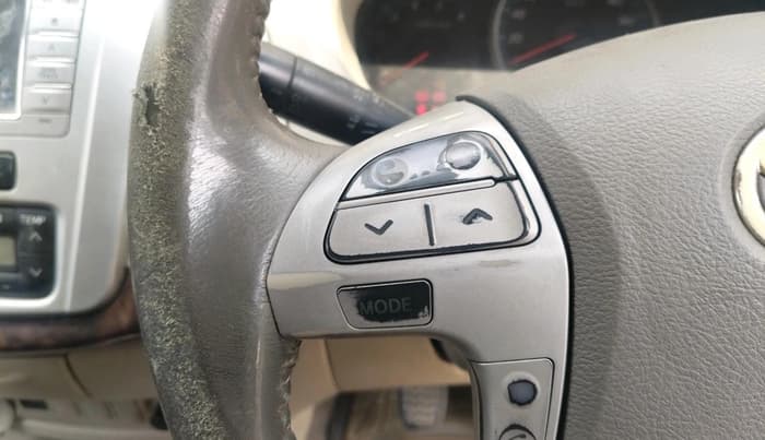 2013 Toyota Innova 2.5 VX 7 STR, Diesel, Manual, 1,02,905 km, interior