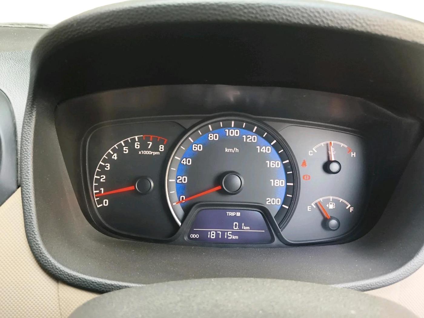 2016 Hyundai Xcent SX 1.2, Petrol, Manual, 18,715 km, interior