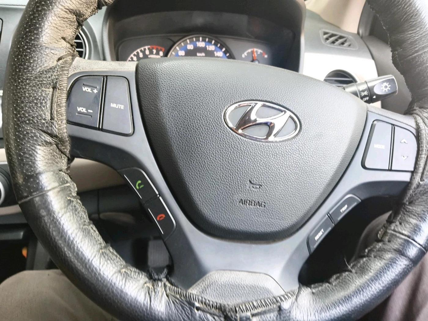 2016 Hyundai Xcent SX 1.2, Petrol, Manual, 18,715 km, interior