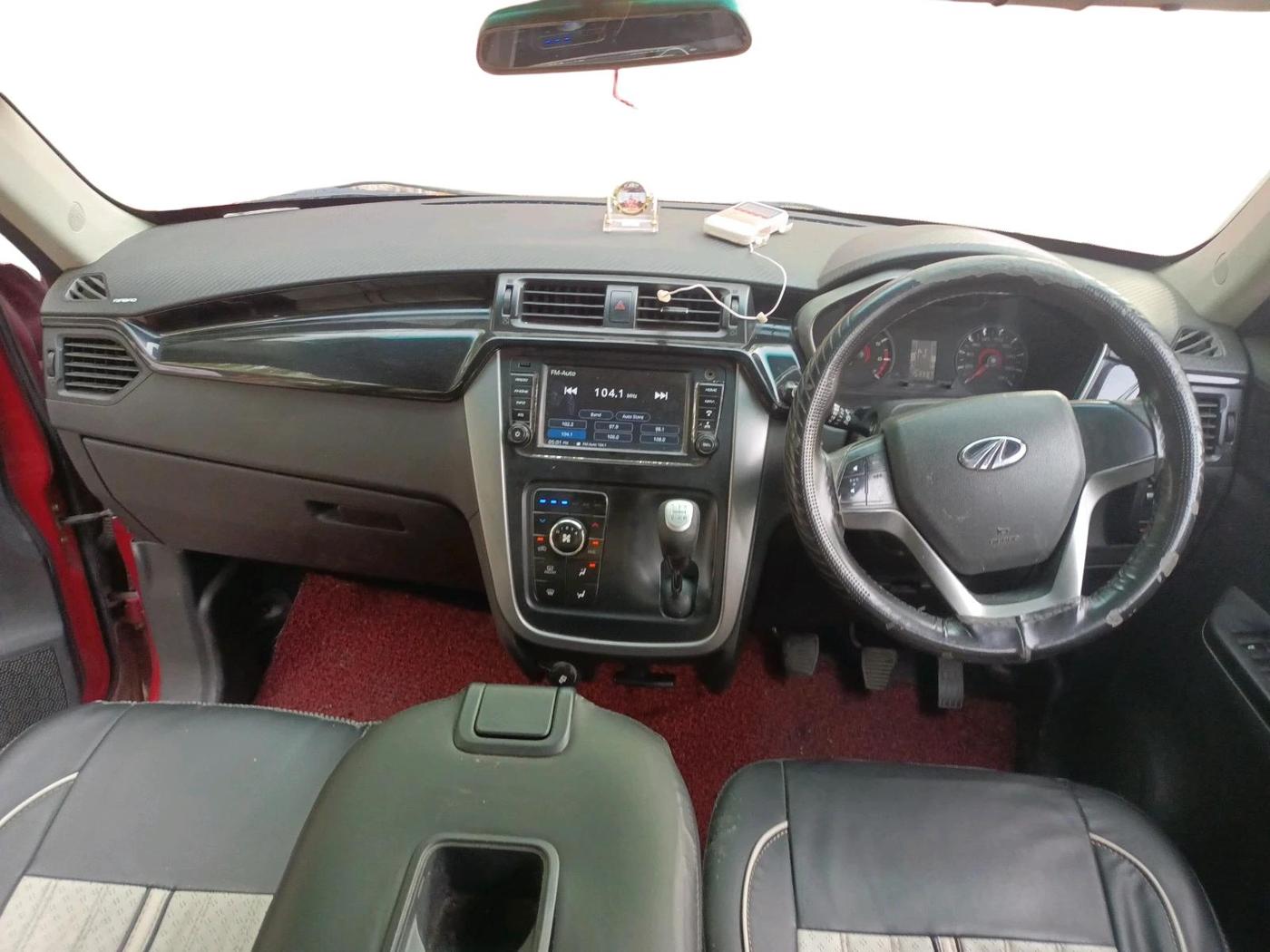 2018 Mahindra KUV 100 NXT K8 D 6 STR DUAL TONE, Diesel, Manual, 1,53,337 km, interior