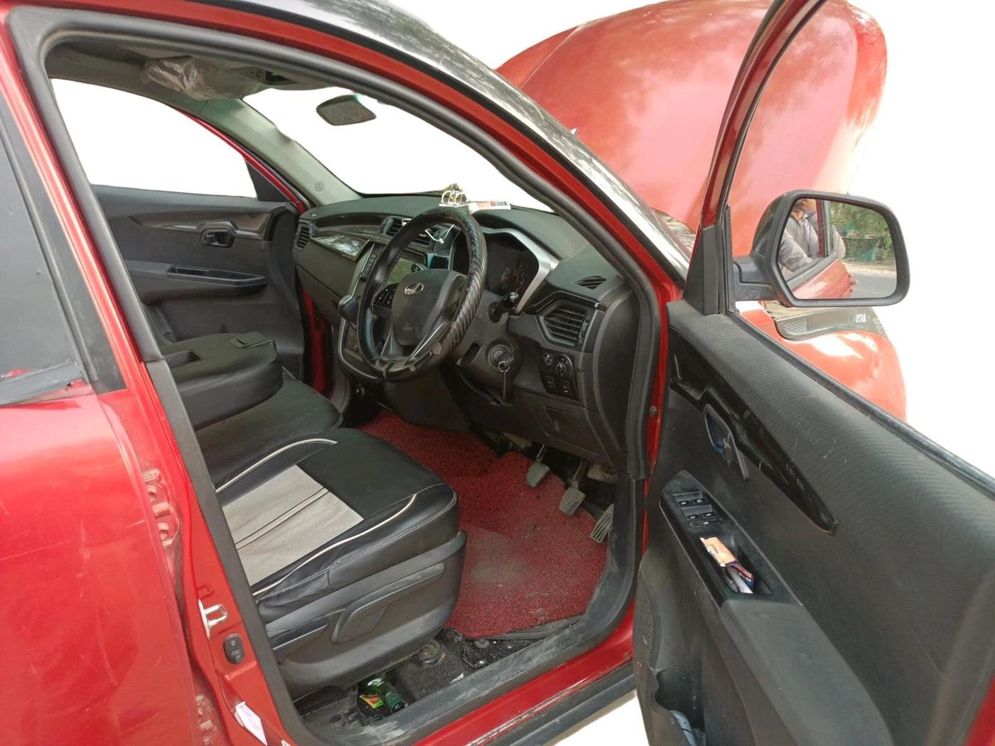 2018 Mahindra KUV 100 NXT K8 D 6 STR DUAL TONE, Diesel, Manual, 1,53,337 km, interior