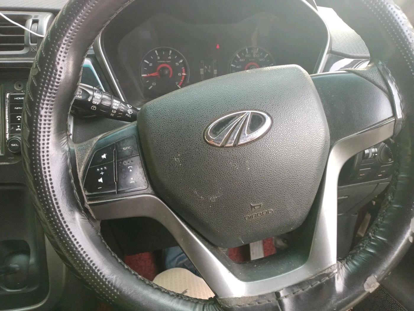 2018 Mahindra KUV 100 NXT K8 D 6 STR DUAL TONE, Diesel, Manual, 1,53,337 km, interior