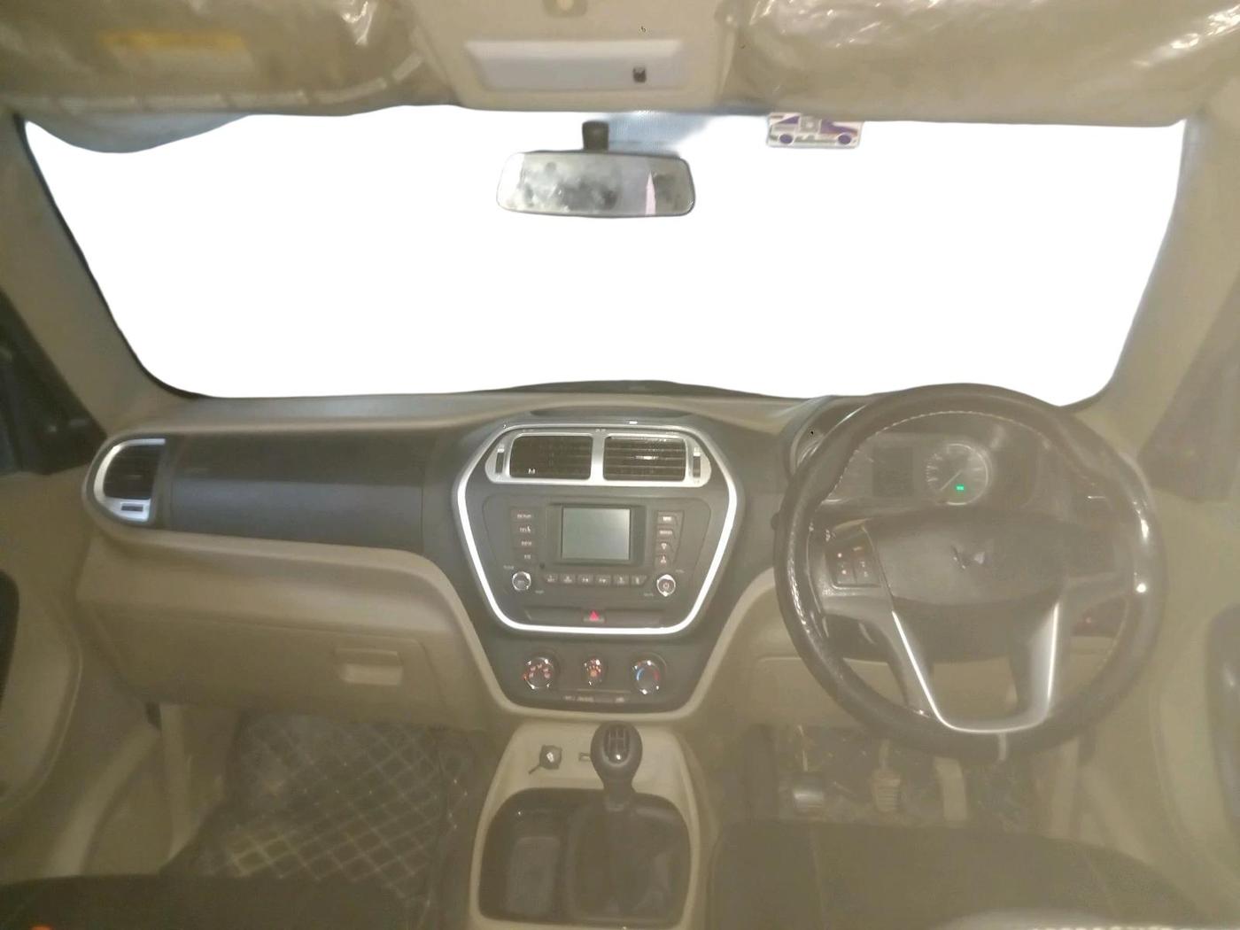 2023 Mahindra BOLERO NEO N 8, Diesel, Manual, 43,372 km, interior