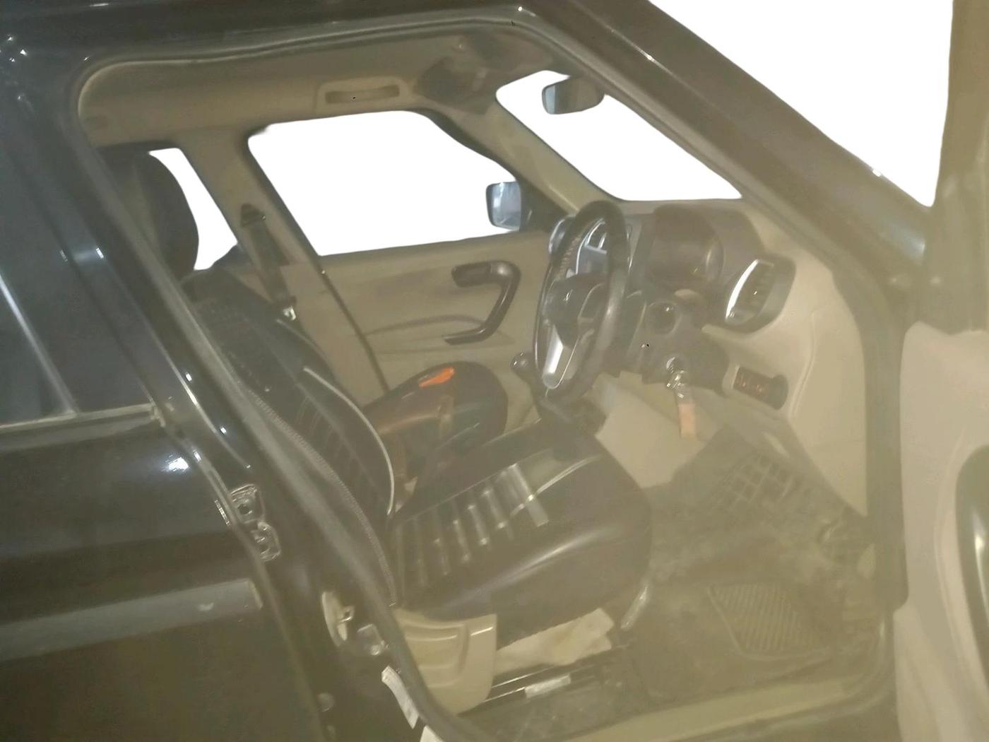 2023 Mahindra BOLERO NEO N 8, Diesel, Manual, 43,372 km, interior