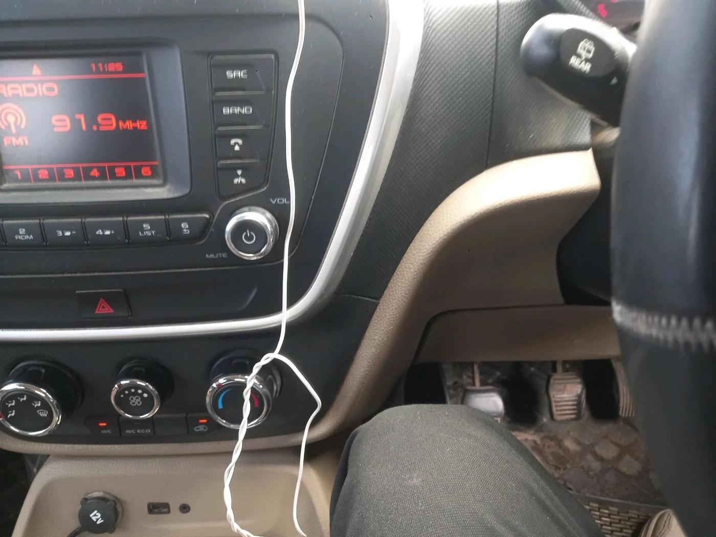 2023 Mahindra BOLERO NEO N 8, Diesel, Manual, 43,372 km, interior