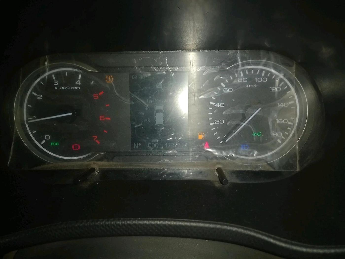 2023 Mahindra BOLERO NEO N 8, Diesel, Manual, 43,372 km, interior