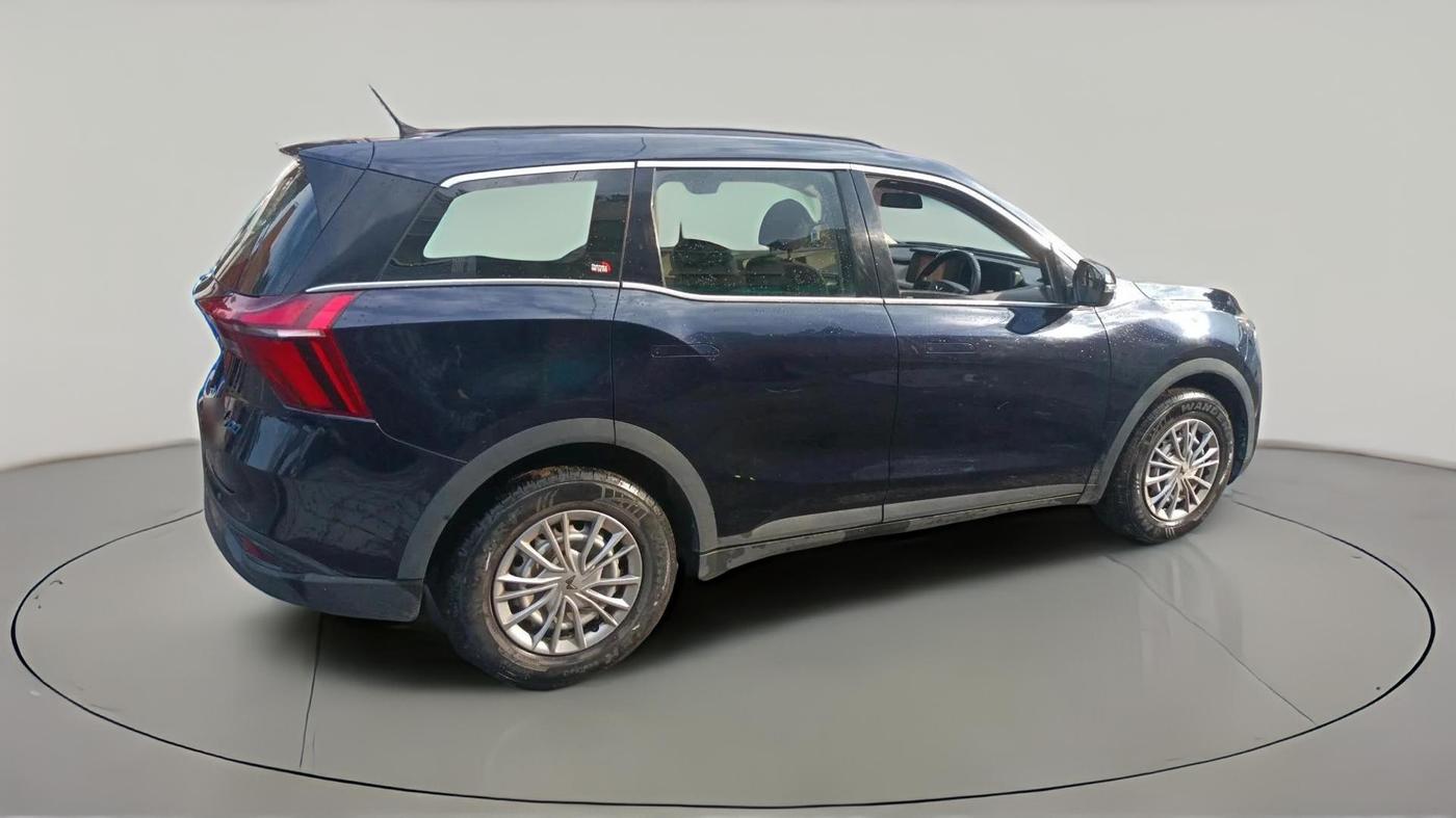 2022 Mahindra XUV700 MX P MT 5 STR, Petrol, Manual, 22,014 km, exterior
