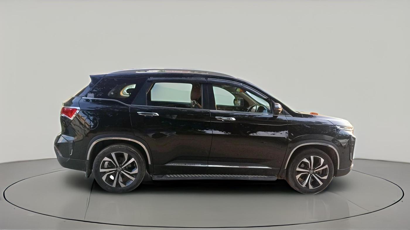 2024 MG HECTOR PLUS SAVVY PRO 1.5 TURBO CVT 7 STR, Petrol, Automatic, 26,853 km, exterior