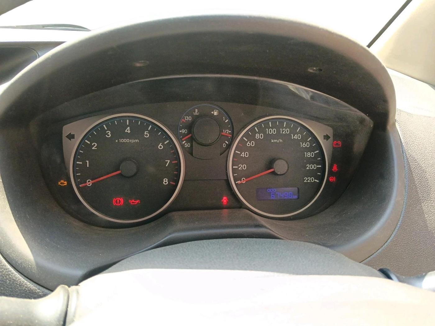 2013 Hyundai i20 MAGNA 1.2, Petrol, Manual, 67,499 km, interior