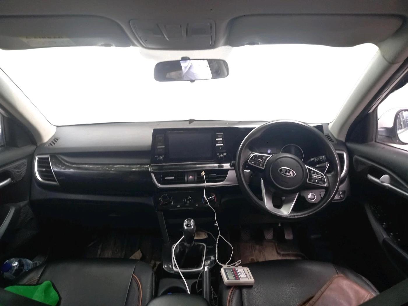 2020 KIA SELTOS HTK PLUS 1.5 DIESEL, Diesel, Manual, 1,20,714 km, interior