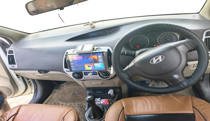 2011 Hyundai i20 MAGNA (O) 1.2, Petrol, Manual, 82,995 km, interior
