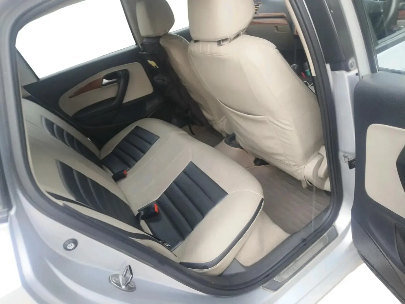 2013 Volkswagen Polo COMFORTLINE 1.2L PETROL, Petrol, Manual, 77,794 km, interior