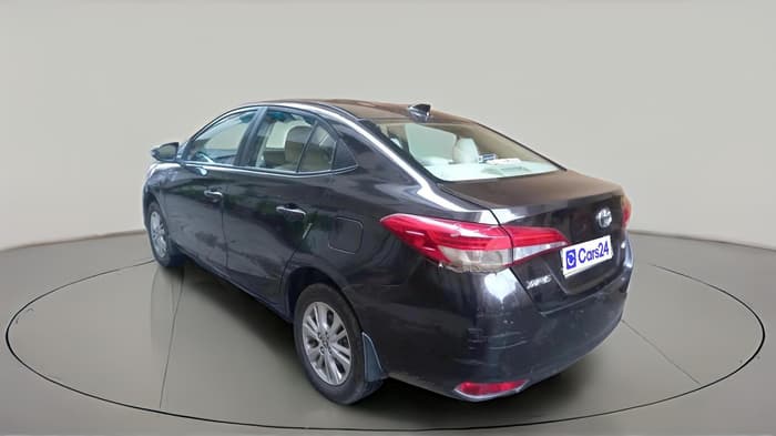 2018 Toyota YARIS V CVT, Petrol, Automatic, 77,600 km, exterior