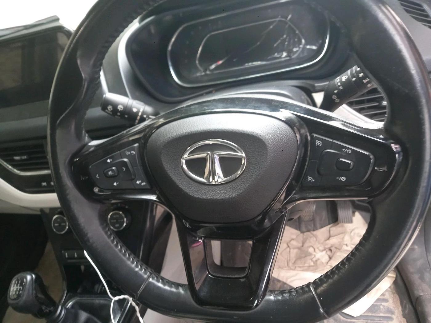 2021 Tata NEXON XZ PLUS PETROL SUNROOF, Petrol, Manual, 71,226 km, interior